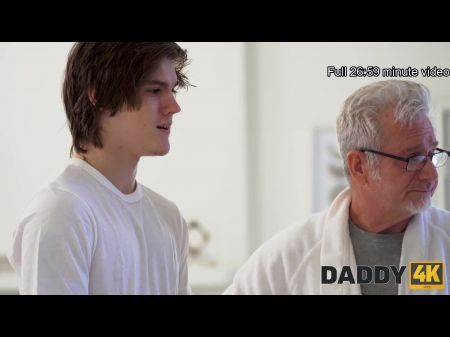 Daddy4k. الغش في أحلامه (وإلى حقيقية) 