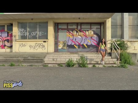 Julia Sinn - Bratislava Street Pissing