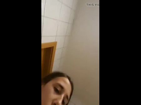 Mädchen Maturbates & Pee in Bath 
