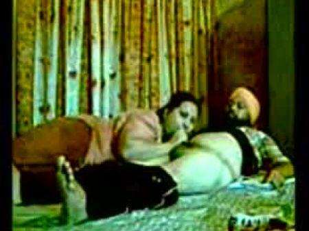 Пенджаби Сикх с тетя 