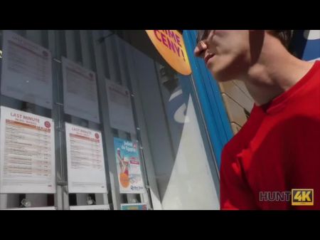 Nerdy Cuckold mira a la novia follada por Muscular Stranger 