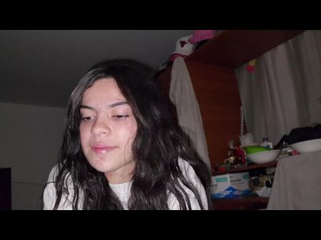 我们玩岩石，纸，剪刀，我赤身裸体，所以他们可以操我