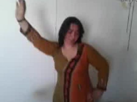 Pakistani Shumaila Tanz in Karachi City 