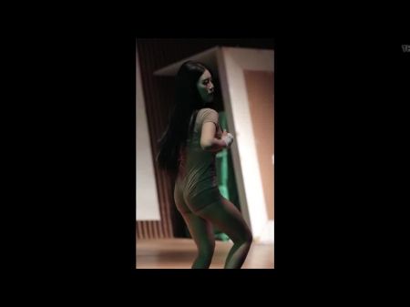 gata coreana de raposa twerking e gyrating 