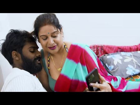 Sexy Madam kontrolliert sich nicht nicht, um mit ihrer großen Schwanzstudentin zu ficken 