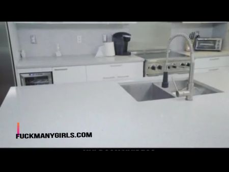 热摩洛伊斯兰解放阵线特工罗斯·梦露会做任何事情来达成交易