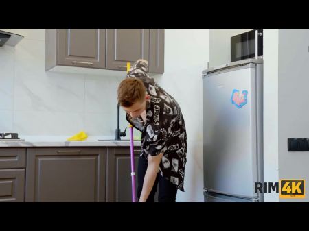 RIM4K。男女同校非常脏，以至于与英俊的室友促进性行为