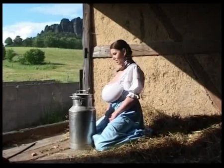 MV Farmgirl يحلبها udders الضخمة 