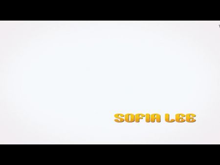 Gigantic Boobs Babe In Solo Peeing Scene