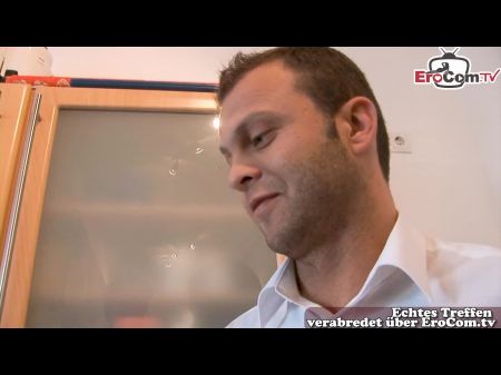 الفاسقة الهواة الألمانية المجاور لقاء غريب لالتقاط الجنس 