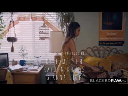– Sexy Engulfs Stranger