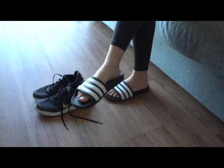 I Got A Footjob From A Fit Gal In Sportswear .