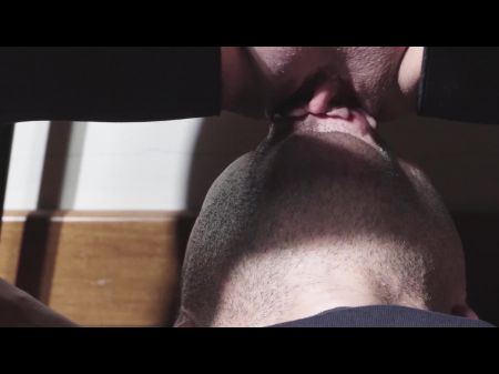 最佳的面部坐着高潮收集