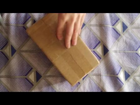 Auspacken und erste Verwendung des Spielzeugs 