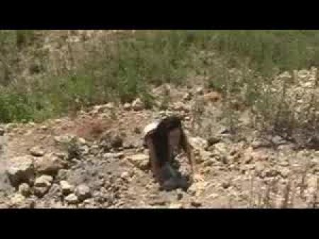 Modelo de mujeres crucificadas Alina 