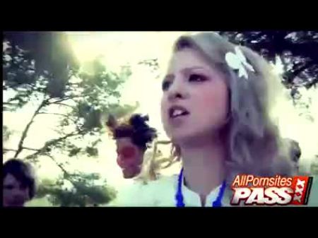 Alice im Wunderland Sex Roleplay mit Katie St. Ives 