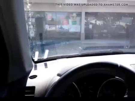 Elle Suce Sur Un Parking En Plein Jour