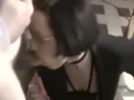 French Cumslut Lola Blowbang y Bukkake 