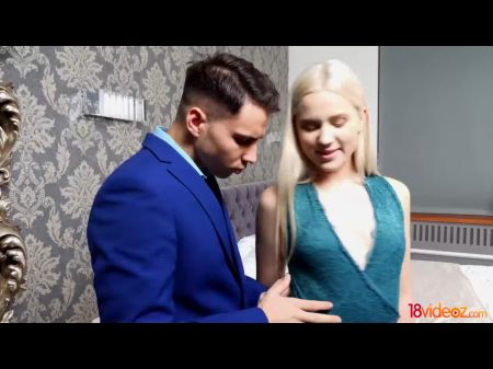 Nikki Hill Hot Blonde es excelente para follar 