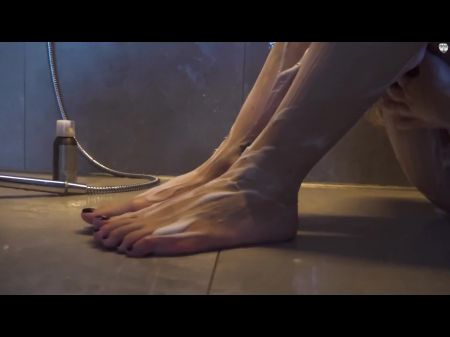 Cachonada Mia Minou Obtiene Un Gran Facial 
