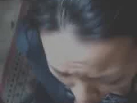 Asiatische Frau Blowjob und schnelle Gesichtsbehandlung 