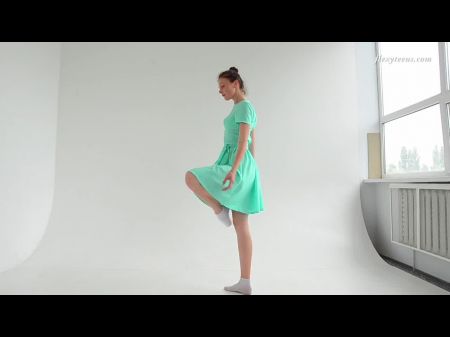 Kleid flexible Brünette Alla Sinichka 