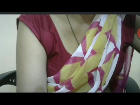 Desi Indian Lady Showing On Webcam