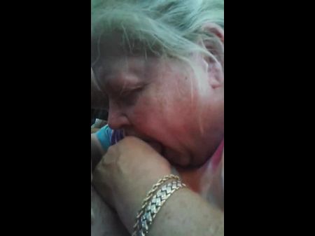 Мой толстушка любит сосать 