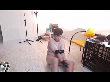 无法挣扎的女性