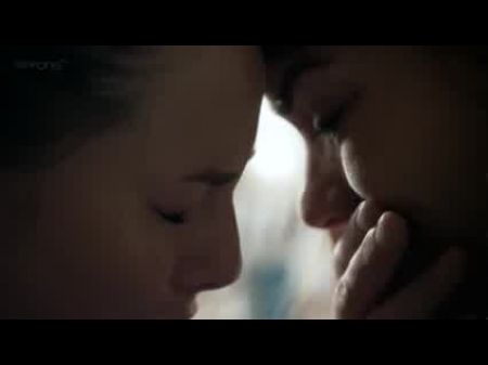 Billie Piper y Kaya Scodelario True Love 