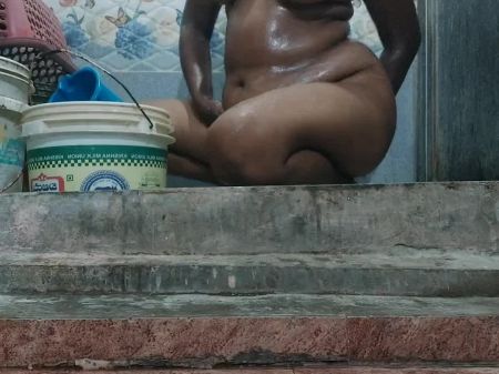 Telugu Junges Tante Baden, Indisches Frau Bad, Hausfrau Bad 