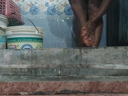 Telugu Youthfull Aunty Bathing , Indian Wifey Tub , Palace Wifey Tub