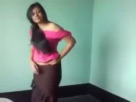 Indian Hor Female Dress Change In Apartment