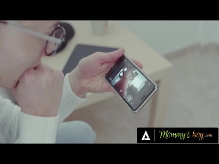 妈妈的男孩在性感内衣中的丰满摩洛伊斯兰解放阵线抓住了一个变态，她教他一堂课