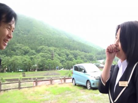 M789G08当地的成熟女人，申请了一个穿着制服的整洁的成熟女人，这是阴道射击性行为