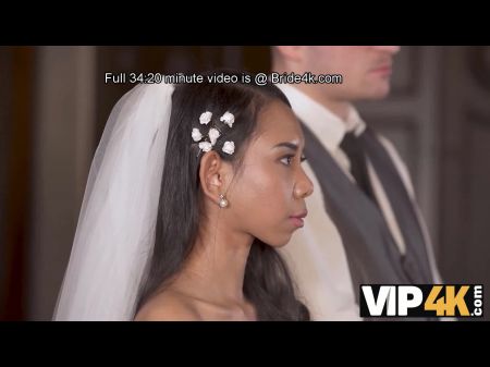 小便宜的婚礼变成了新娘的公共他妈的行动