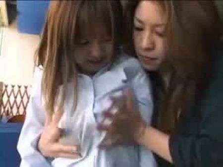 Tysingh Nipples Milky Debajo De La Camisa Lesbianas 