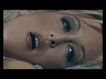 Primer plano, Jill Kelly come coño y folla 