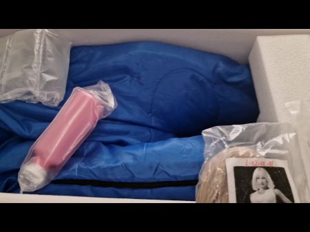 Entbindung einer superrealistischen Silikon -Sexuhlpuppe mit meiner Freundin Alexa 