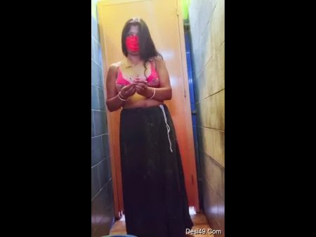 Aunta em um saree tomando banho comigo 