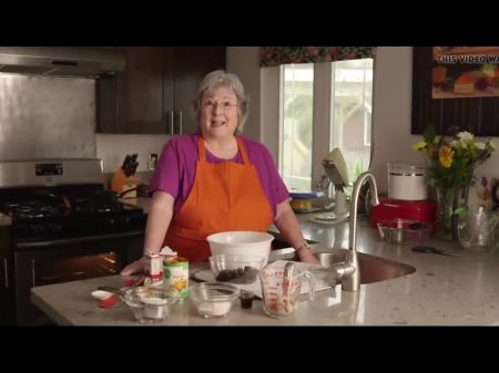 La abuela amasta más masa de jodida 