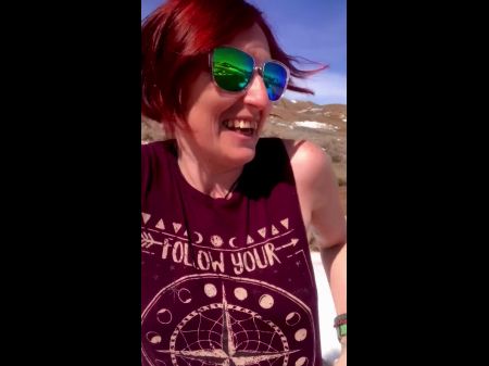 Essen Sie niemals gelben Schnee, es sei denn, es wurde nur von Rachel Wriggler geschaffen, als sie über ihrem Handy hockt, um eine Pisse zu nehmen? 