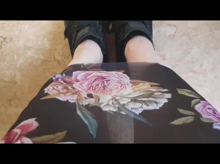 Ver a través del vestido en la oficina 