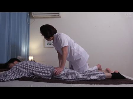تحذر من أنها بدت كسيدة ، لم أستطع رؤية الأعلام الحمراء. MILFs في رحلات العمل هي الجزء 1 