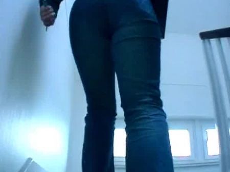 超级弯曲的德国小鸡与她的丘奇独奏