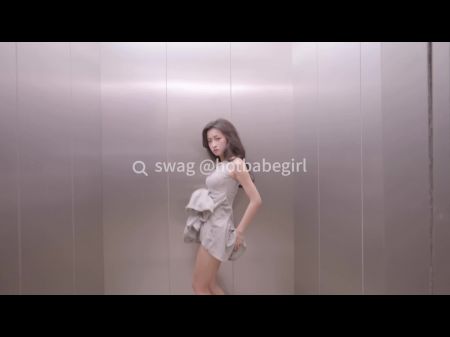亚洲小便被卡在电梯里，并用奶油佩皮搞砸了。 Swag.Live DMX 0054 