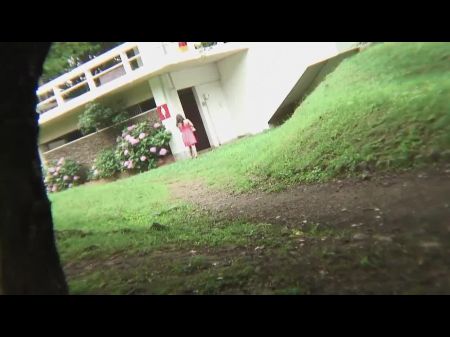Exciting Babe Gets Fingered By A Stranger In The Park
