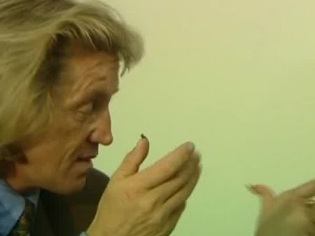 Супер пышная малышка из Германии разрушается тремя жесткими Пекерами 