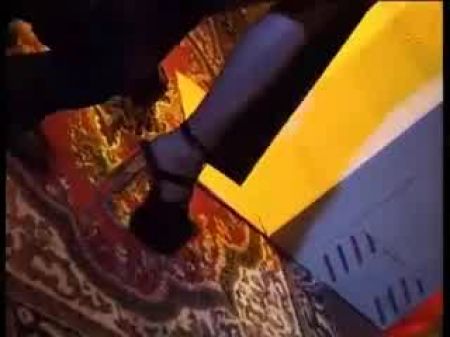 enano en un traje folla a una stripper 