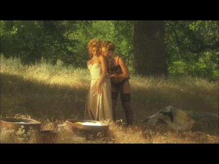 Retro Lesben Die heißen und geilen Milf -Licks: Erstens das Bad 